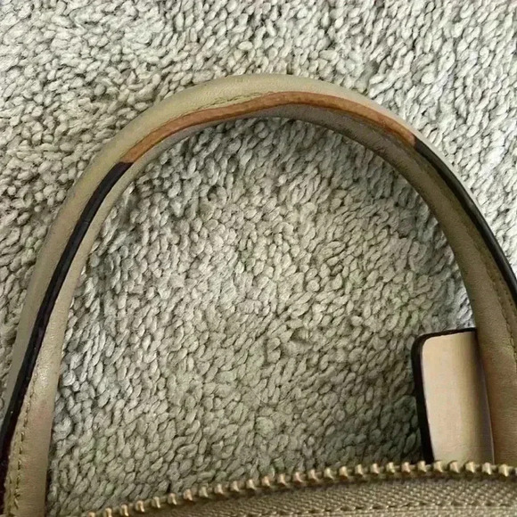 Coach purse - Picture 5 of 9